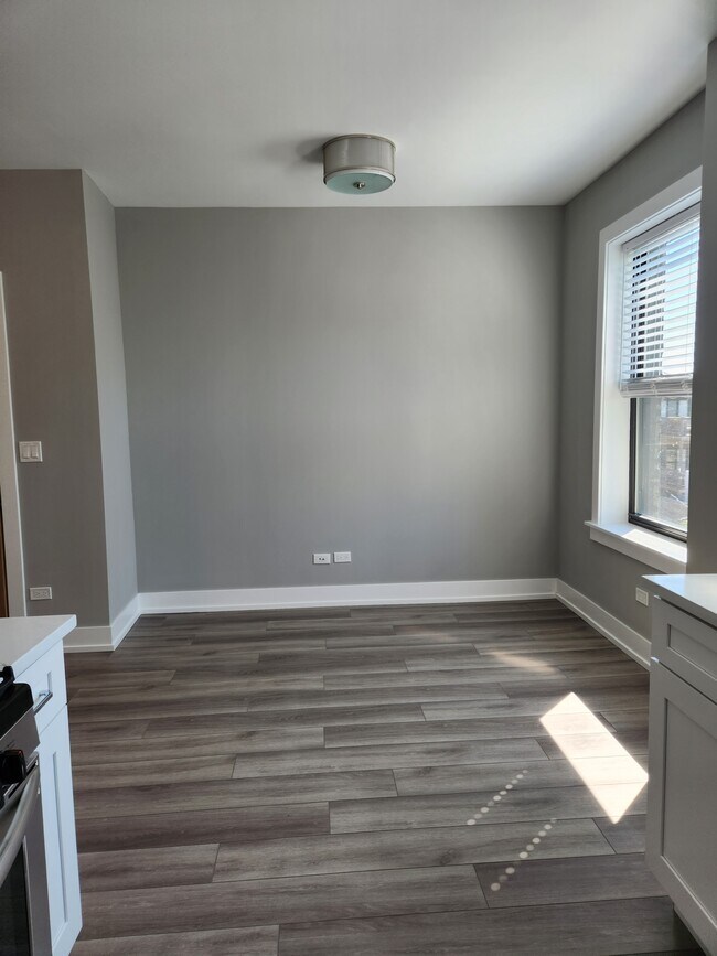 3935 N Janssen Ave unit 2, Chicago, IL 60613 - photo 6