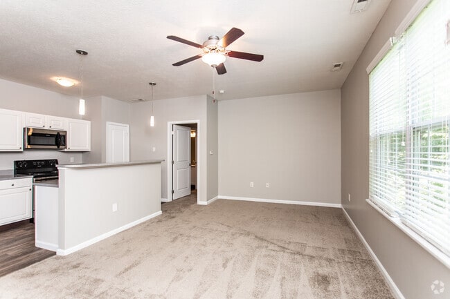 1BR, 1BA - 812 SF - Bentley Flat