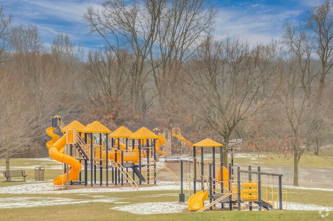 Hiawatha Elementary School, Playground