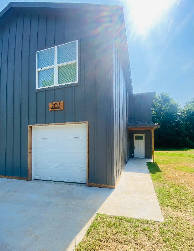 207 S Fairland Ave, Coweta, OK 74429
