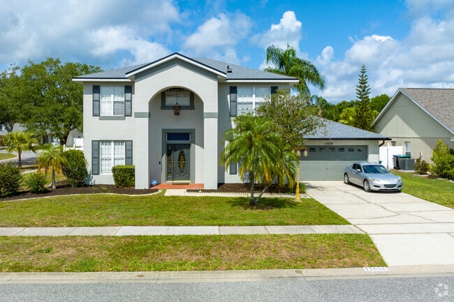 Large arched entryways can be found on many traditional style homes in Southchase.