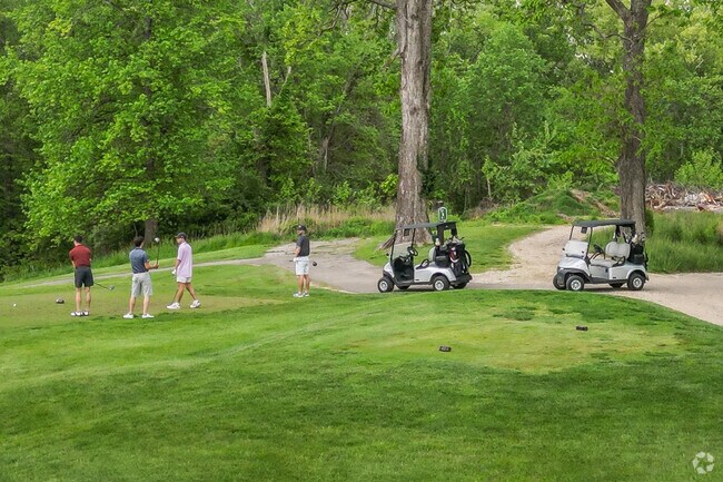 Guyan Golf and Country Club has an esteemed 18 hole golf course for the residents of Pea Ridge.