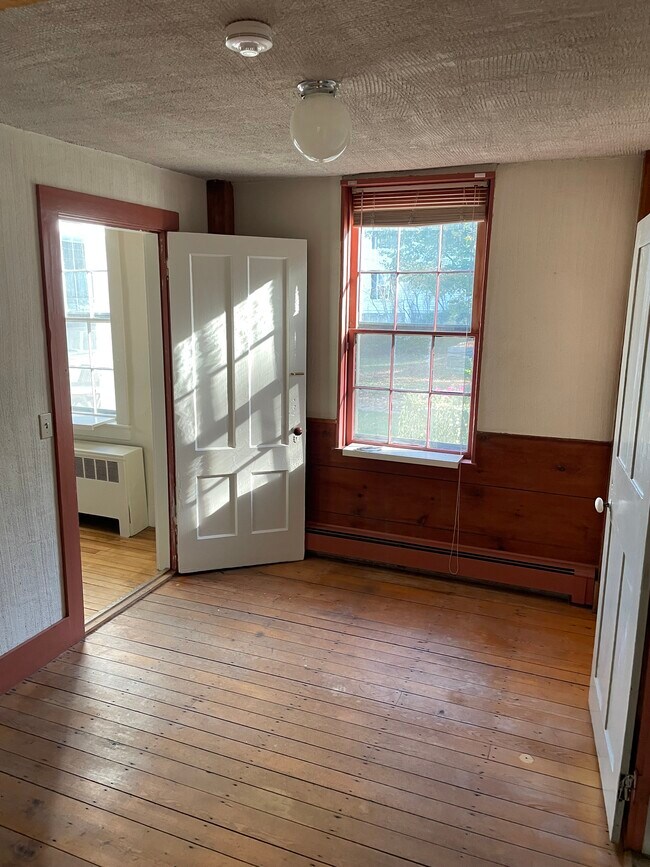 950 Western Ave, West Brattleboro, VT 05301 - photo 6