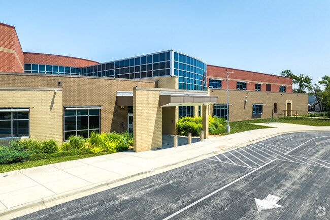 In Shawanoe Elementary School the average class size of 22 kids.