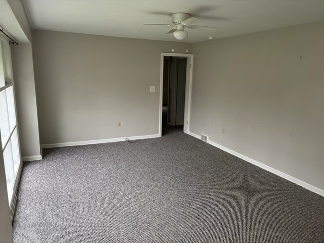 435 E 36th St, Erie, PA 16504 - photo 7