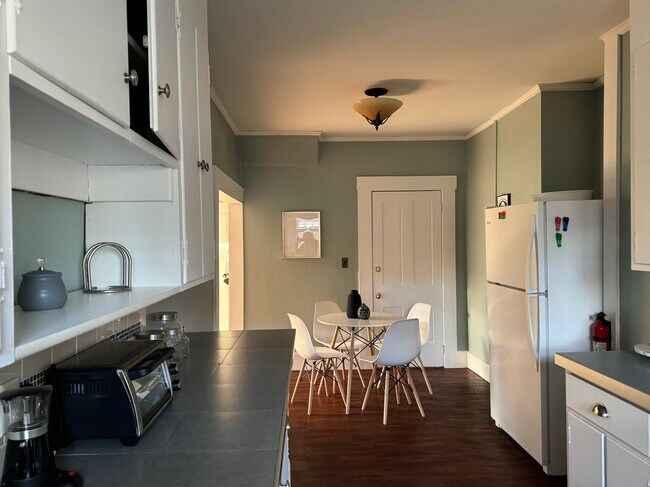 67 Warren St unit Carriage House Furni, Concord, NH 03301 - photo 4