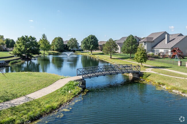 Robeson Meadows West-Prairie Ridge Place touts many lakes in the neighborhood with walking paths