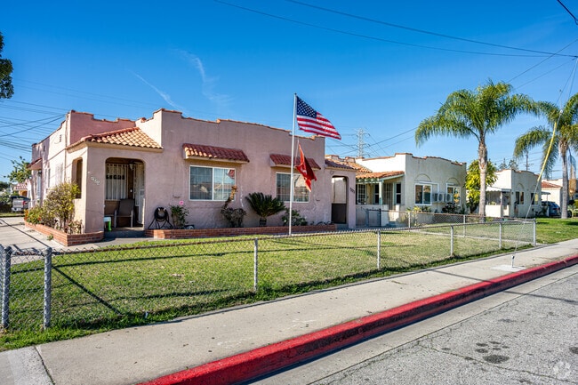 A row of well kept homes in Cudahy, California.