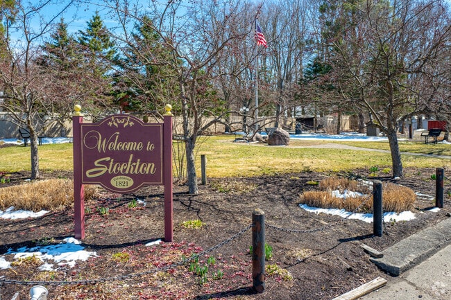 The average home value in Stockton is $171,000.