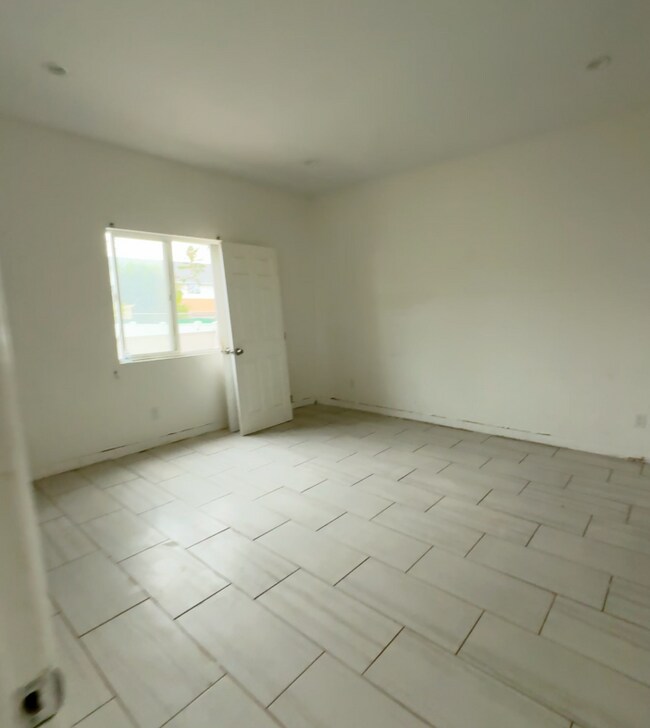 127 E 11th St, San Bernardino, CA 92410