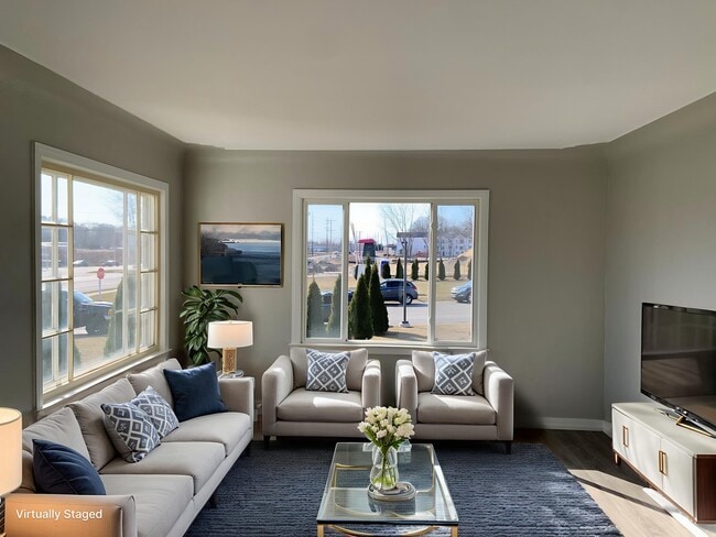 343 E Lakewood Blvd, Holland, MI 49424 - photo 2