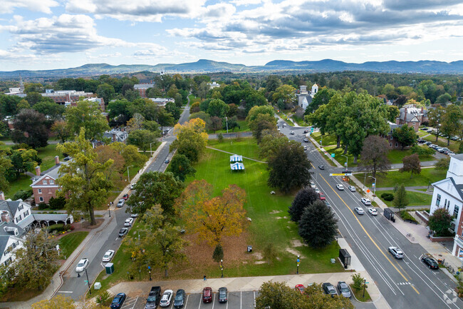 The Amherst Town Common sits at the heart of this bustling little area.