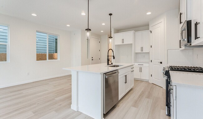 846 NW 178th Way, Ridgefield, WA 98642 - photo 5