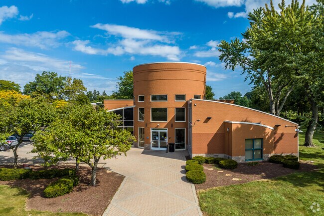 Metropolitan Library is located off of East Livingstone Avenue in Linwood.
