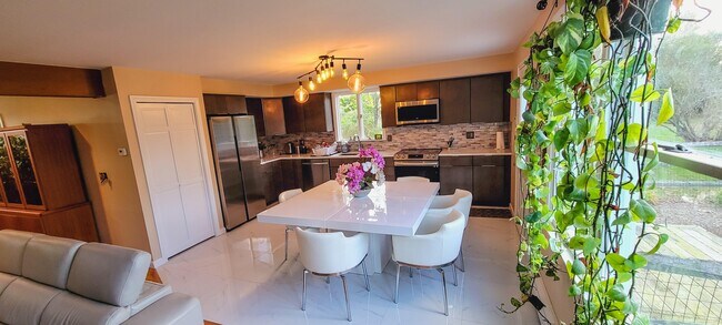 94 Cross Rd unit Main House, Westport, MA 02790 - photo 6