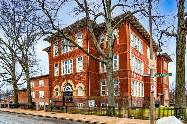 The Froebel School emphasizes creativity, social justice, and environmental stewardship.