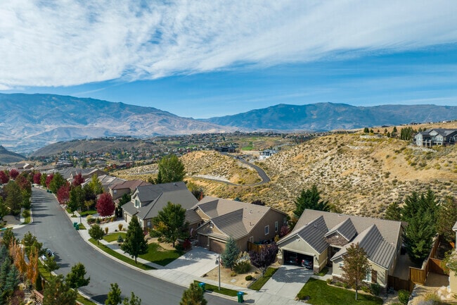 Somersett sits at an elevation of nearly 6,000 feet, and receives considerable snowfall.