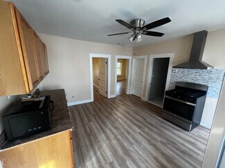 20 Pearl St Unit 3, Webster, MA 01570