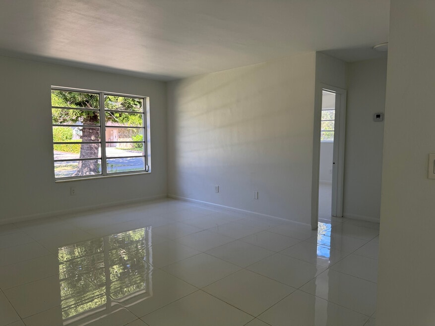 11535 SW 81st Rd, Miami, FL 33156 - photo 1