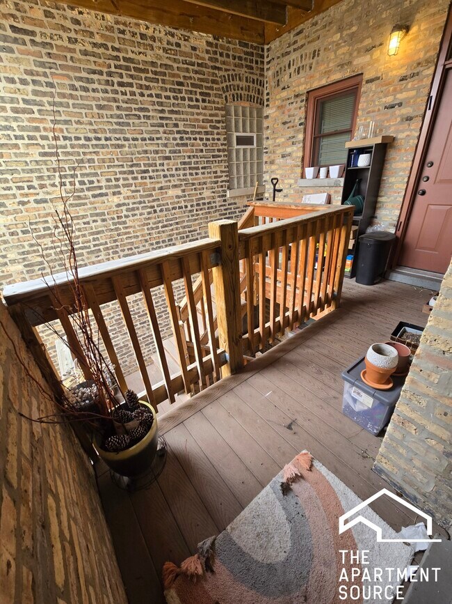 2704 W Ainslie St unit 2, Chicago, IL 60625 - photo 7