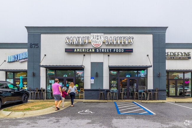 Sammy Barker’s serves award‑winning hotdogs and hand‑spun milkshakes.