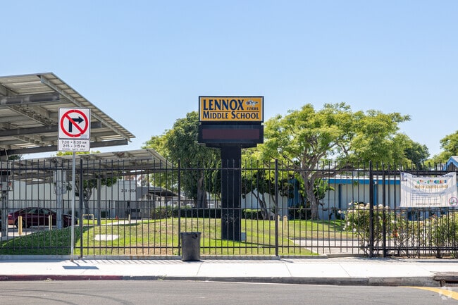 Lennox Middle School is part of the Lennox School district with 7 total schools in Los Angeles.