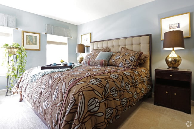 1BR, 1BT - 917SF - Primary bedroom