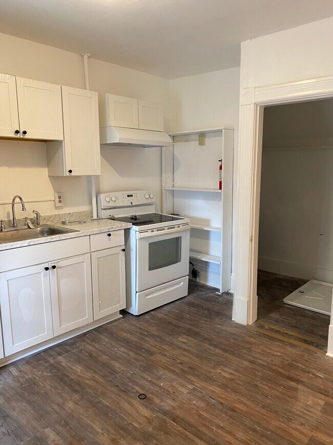 56 King St Unit 56 King 2nd Floor, Burlington, VT 05401