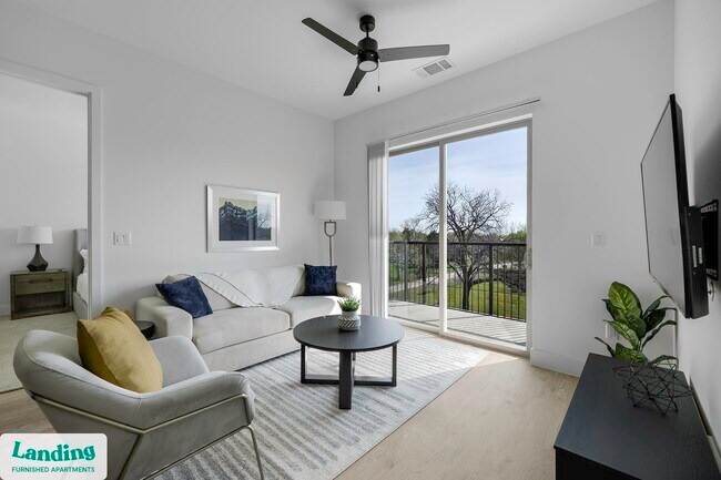 650 E Sycamore St unit 3307.1408273, Denton, TX 76201 - photo 2