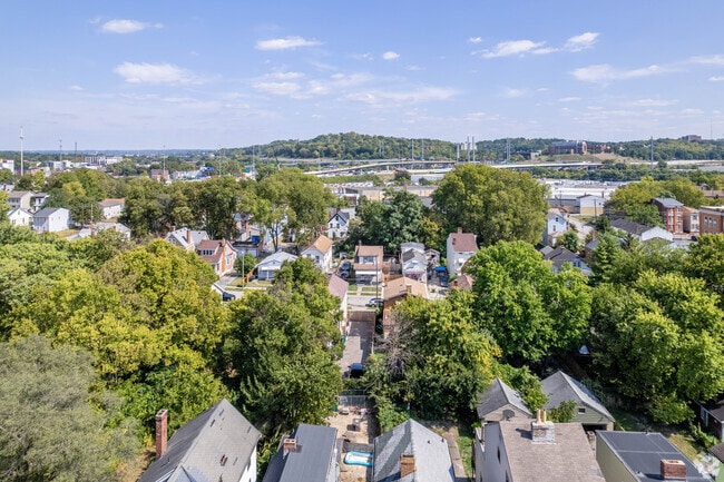 South Cumminsville is just an 8-minute drive from downtown Cincinnati.