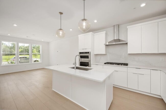 43501 Monroe Crest Terrace, Ashburn, VA 20148 - photo 4