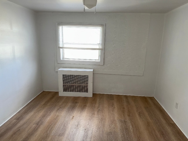 564 S Main St unit 4, Hightstown, NJ 08520 - photo 3