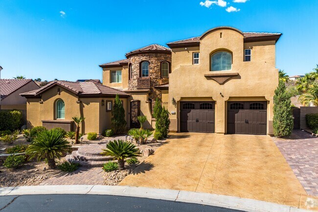 Anthem Highlands ranges from Spanish Revival and Mediterranean homes to lavish estates.