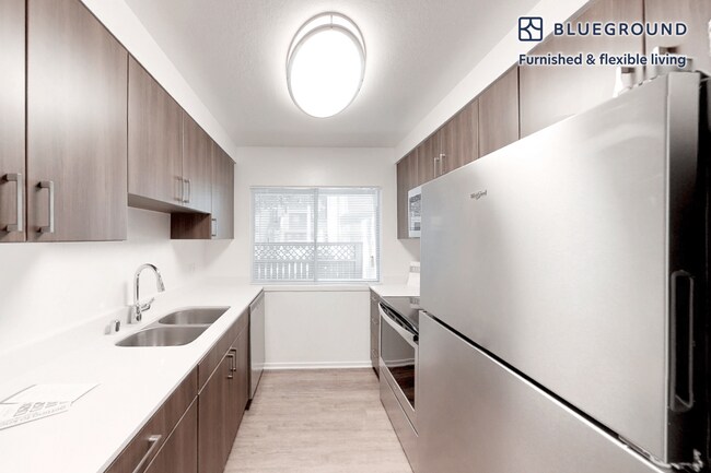 6700 Warner Ave unit FL1-ID10701A, Huntington Beach, CA 92647 - photo 6