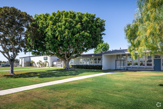Educational opportunities abound at Monte Vista High/Back Bay School in Costa Mesa.