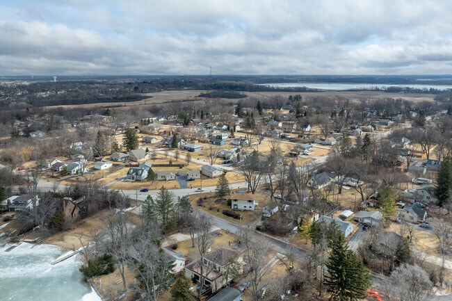 Over 14,000 residents call the nature-clad peaceful atmosphere of Lindenhurst home.