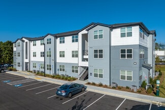 900 Elm Grove Ave, Gainesville, GA 30501