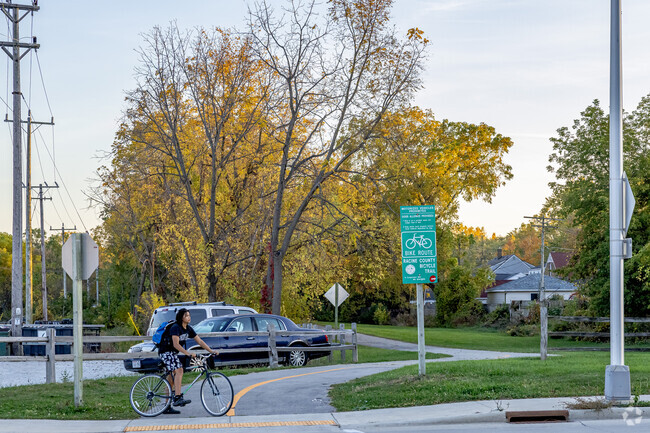 County Bike Trail on Green Crest's western edge runs north and south for over seven miles.