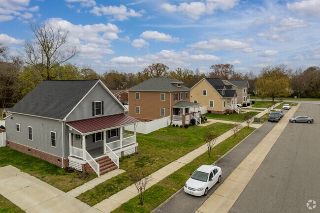 Renovations and new builds are home buying options for Olde Hampton residents.