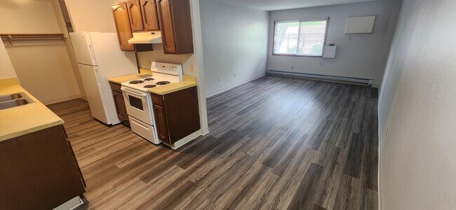 524 N Grant St unit 1, Blue Earth, MN 56013 - photo 3