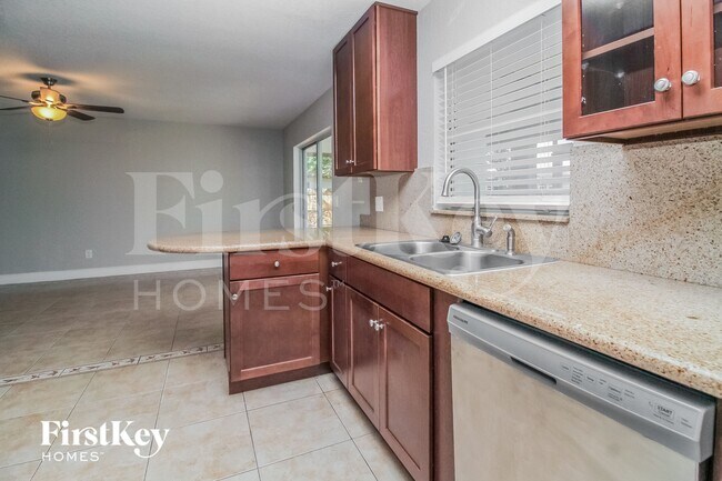 118 Ruby Red Ln, Longwood, FL 32750 - photo 5