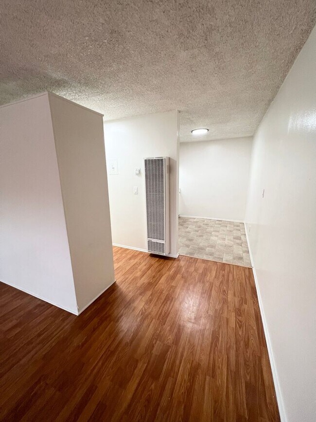 REGAL MANOR, Hawthorne, CA 90250 - photo 6