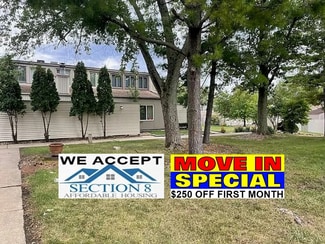 6831 N Frostwood Pkwy Unit 82, Peoria, IL 61615