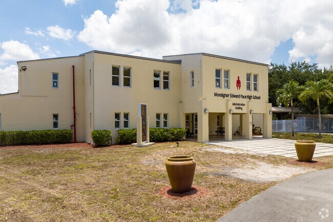 Monsignor Edward Pace High School offers modern installations to its students.