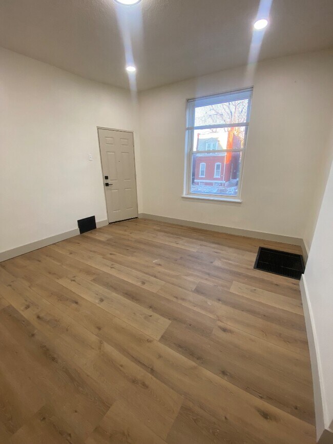 4115 Oregon Ave unit 1F, Saint Louis, MO 63118 - photo 2