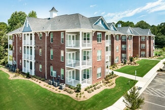 191 Waters Edge Cir, Waynesville, NC 28786