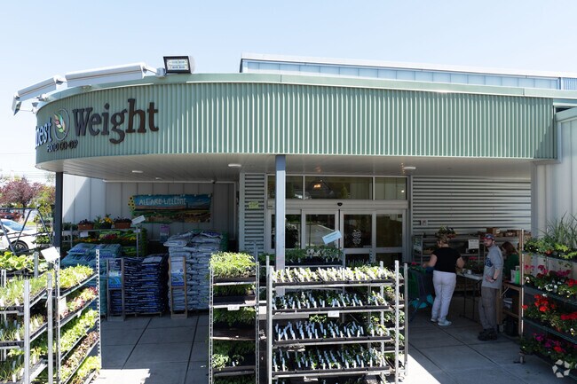Honest Weight Co-op offers fresh groceries near Albany’s West Hill neighborhood.