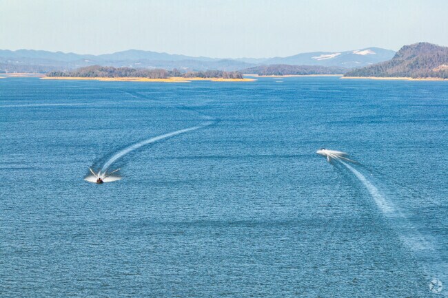 Cherokee Dam Park has a boat ramp so you can easily get out on the water.