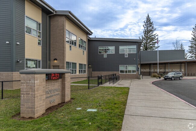 Troutdale Elementary School receives a C-plus grade from Niche.