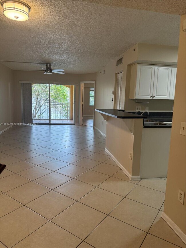 9630 NW 2nd St unit 6206, Pembroke Pines, FL 33024 - photo 4